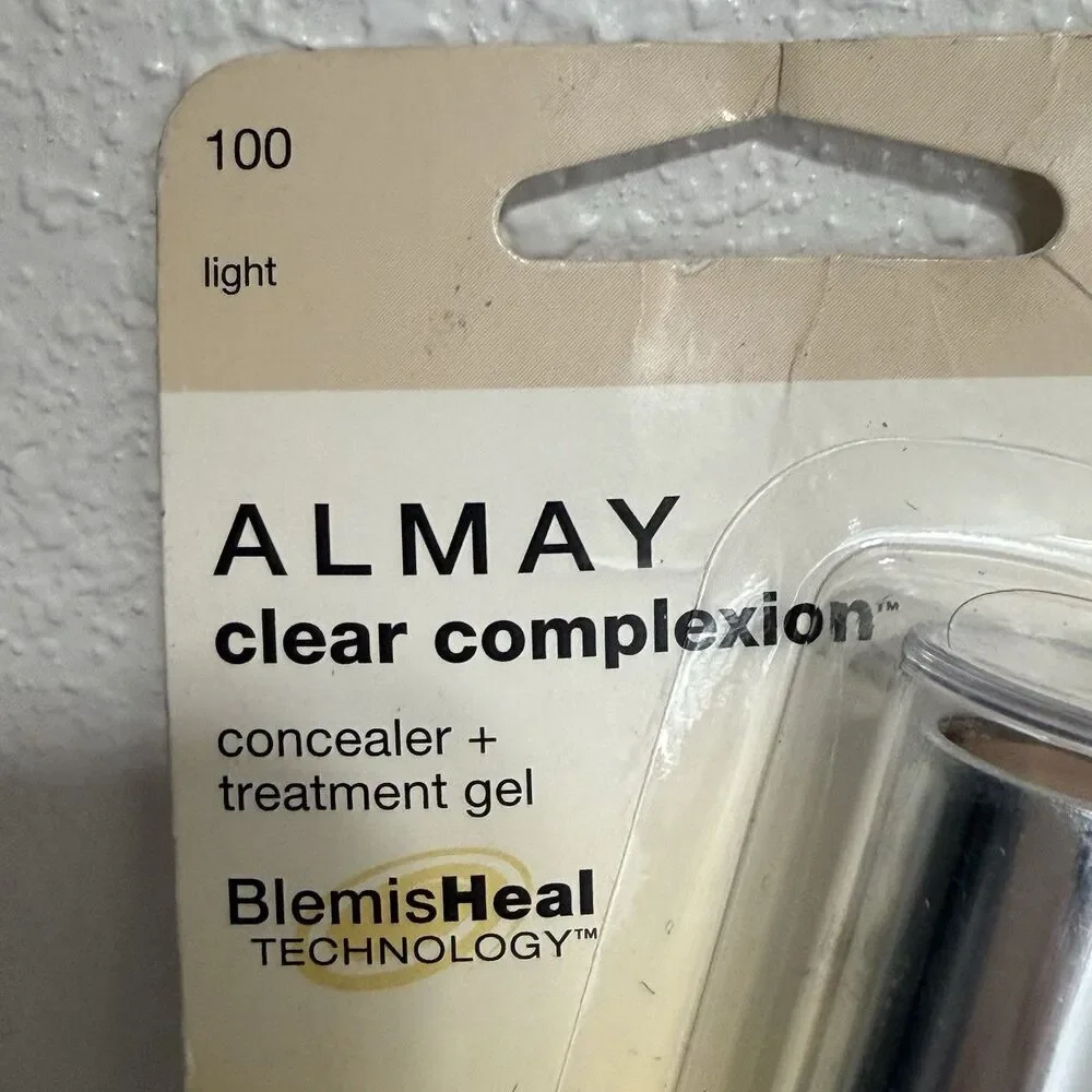 Almay Clear Complexion Concealer & Treatment Gel -LIGHT  #100 - Sealed/New